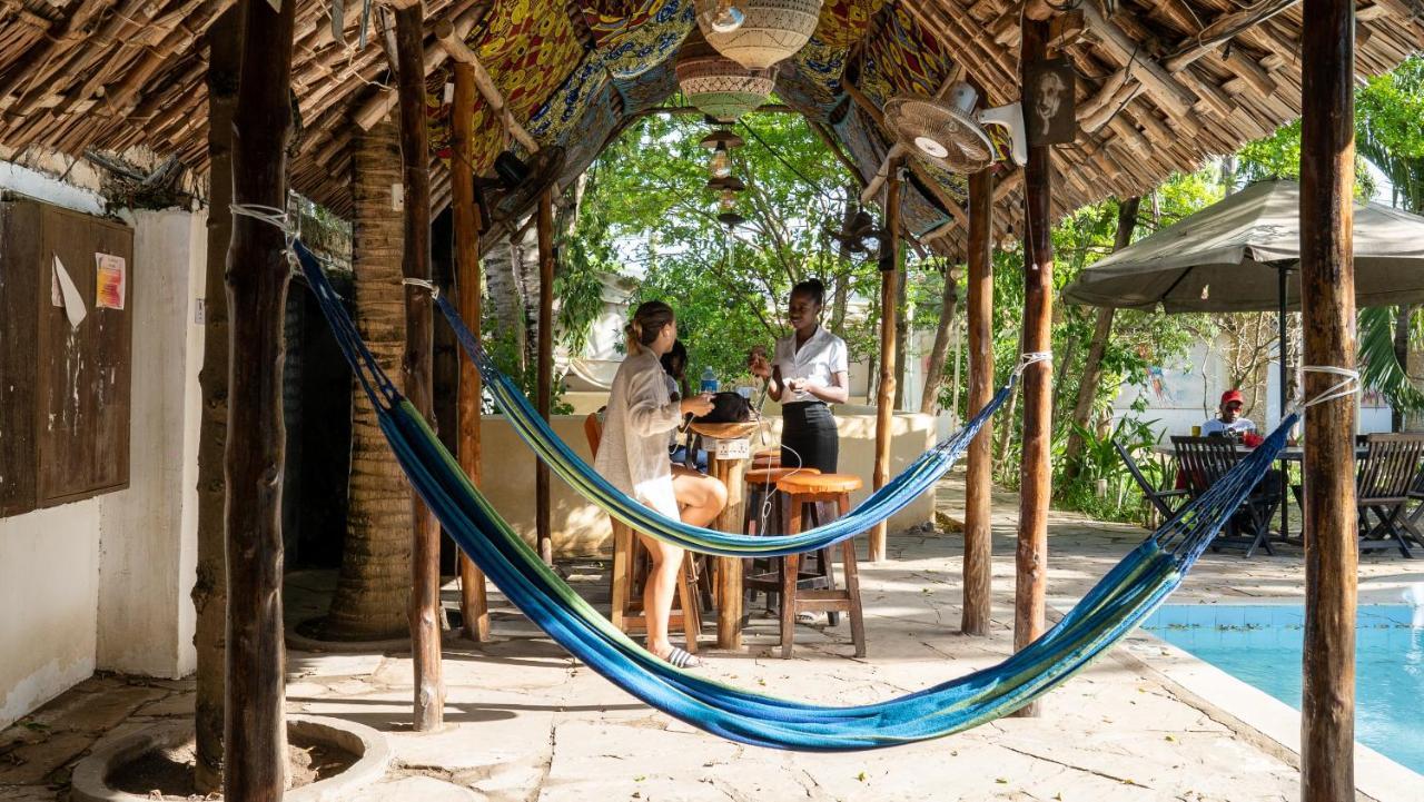 Tulia House Backpackers Vandrehjem Mombasa Eksteriør billede