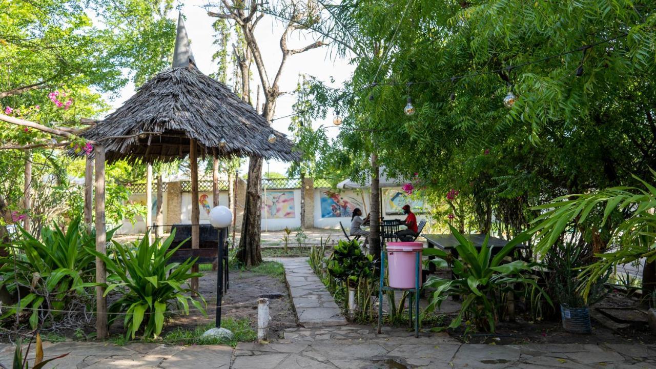 Tulia House Backpackers Vandrehjem Mombasa Eksteriør billede