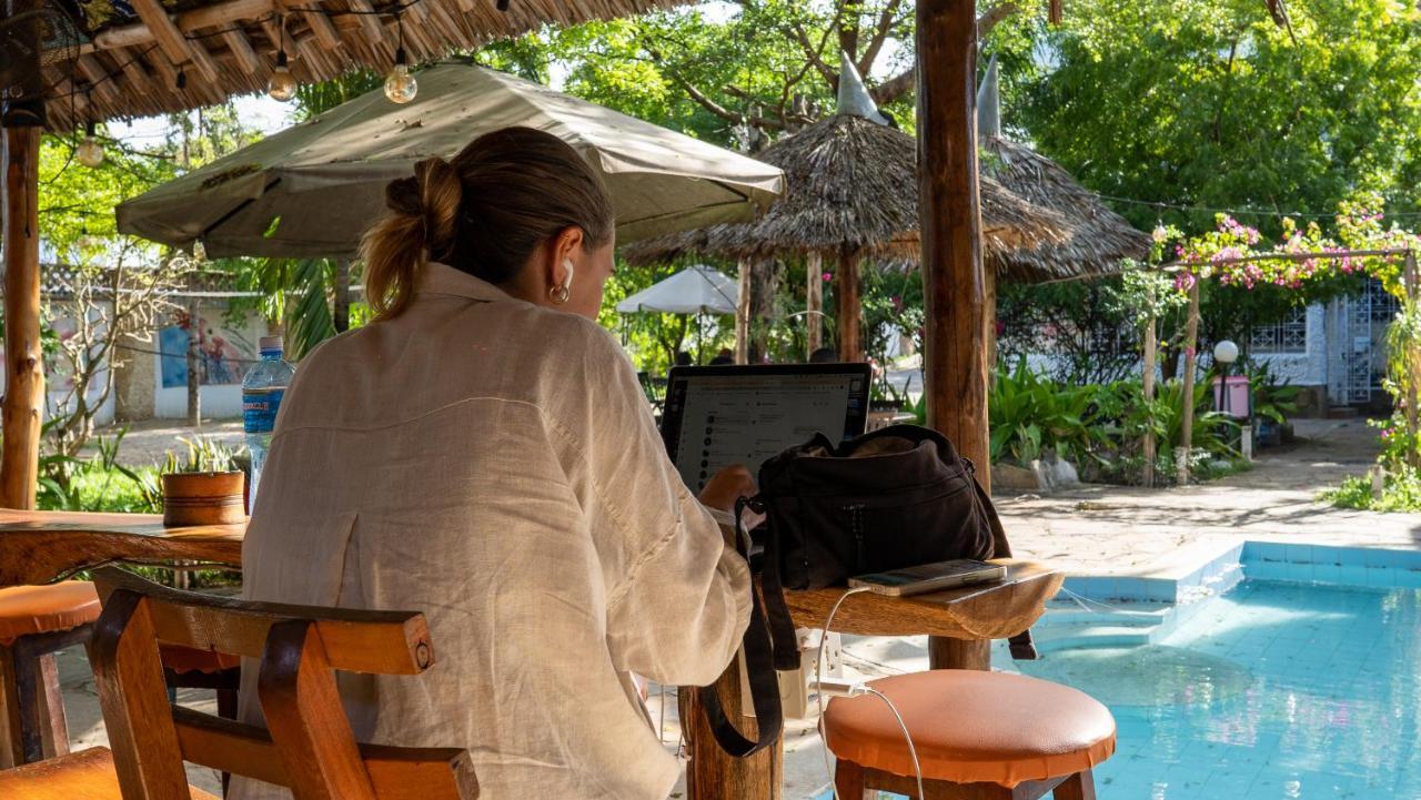 Tulia House Backpackers Vandrehjem Mombasa Eksteriør billede