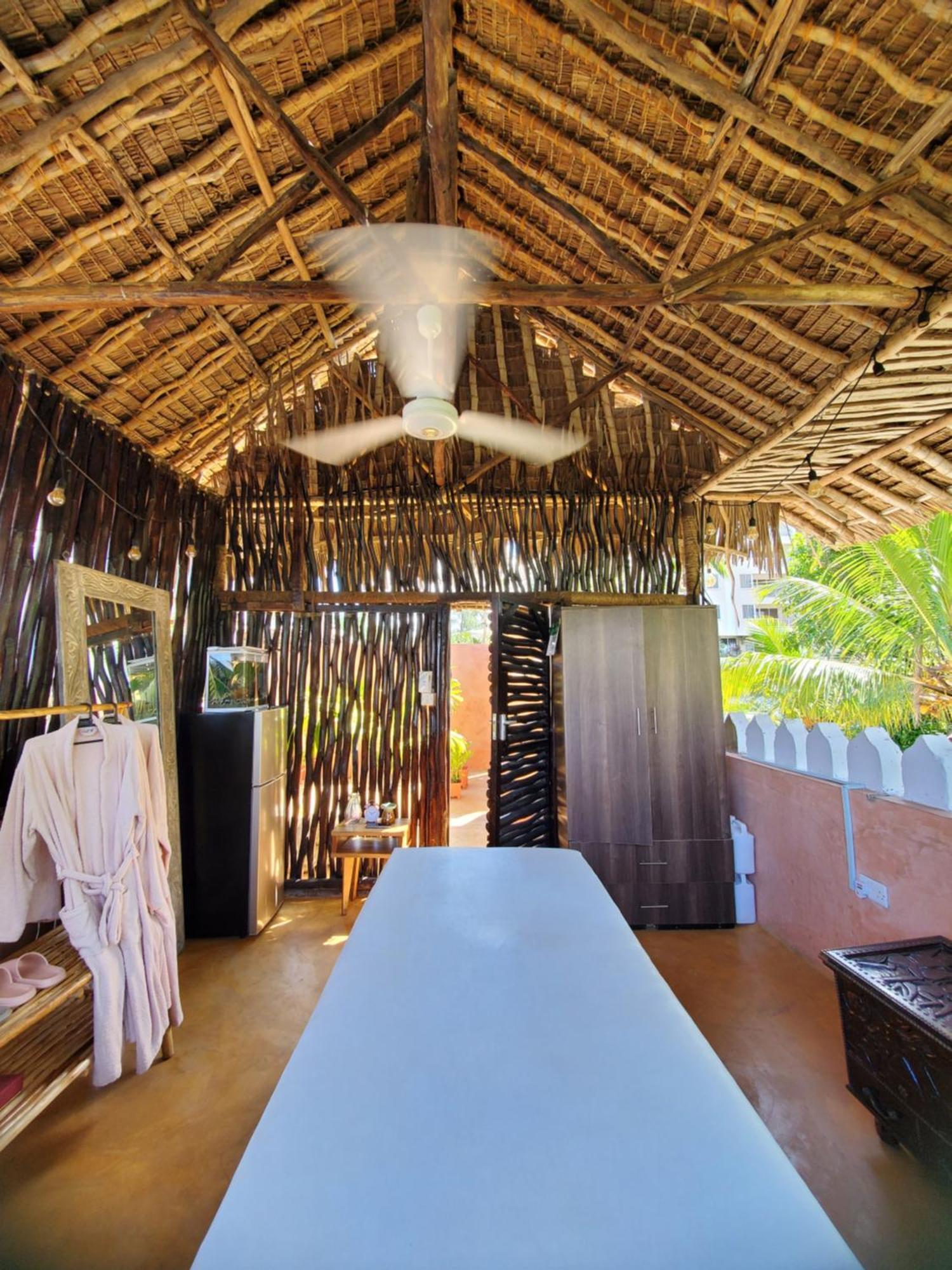 Tulia House Backpackers Vandrehjem Mombasa Eksteriør billede